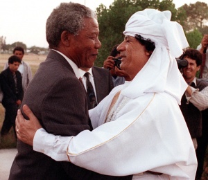 Gaddafi Mandela.jpg