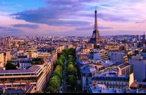 550px-Seine and Eiffel Tower from Tour Saint Jacques 2013-08.JPG